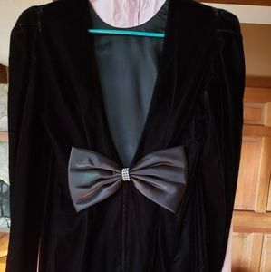 Vintage Short velvet long sleeve low back dress